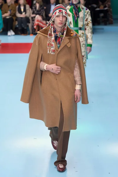 Look 45